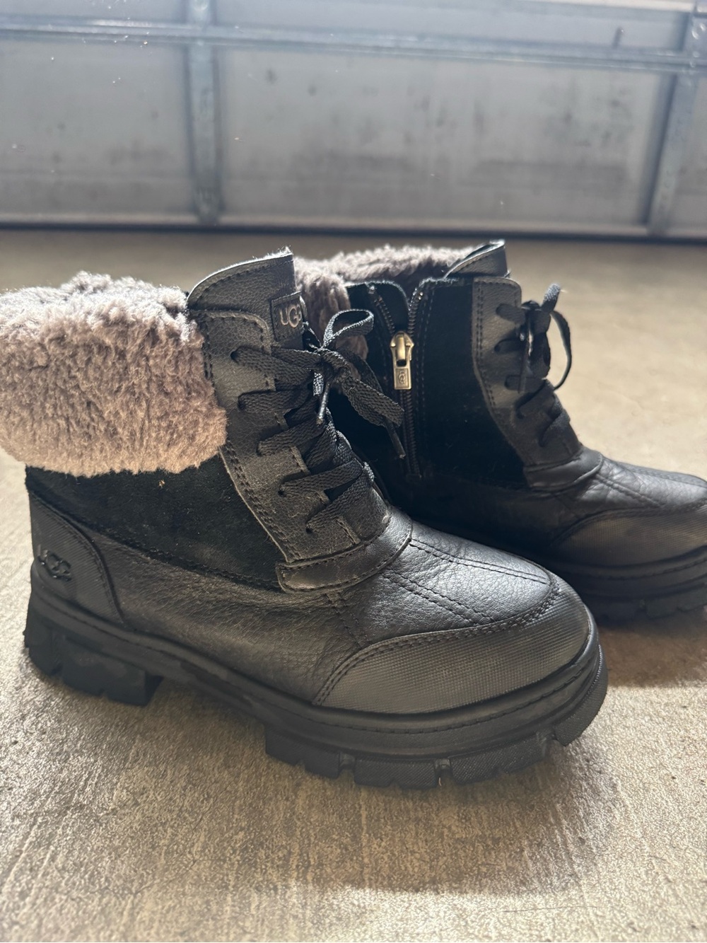UGG girls Black Fur-Trim Lace-Up Boot